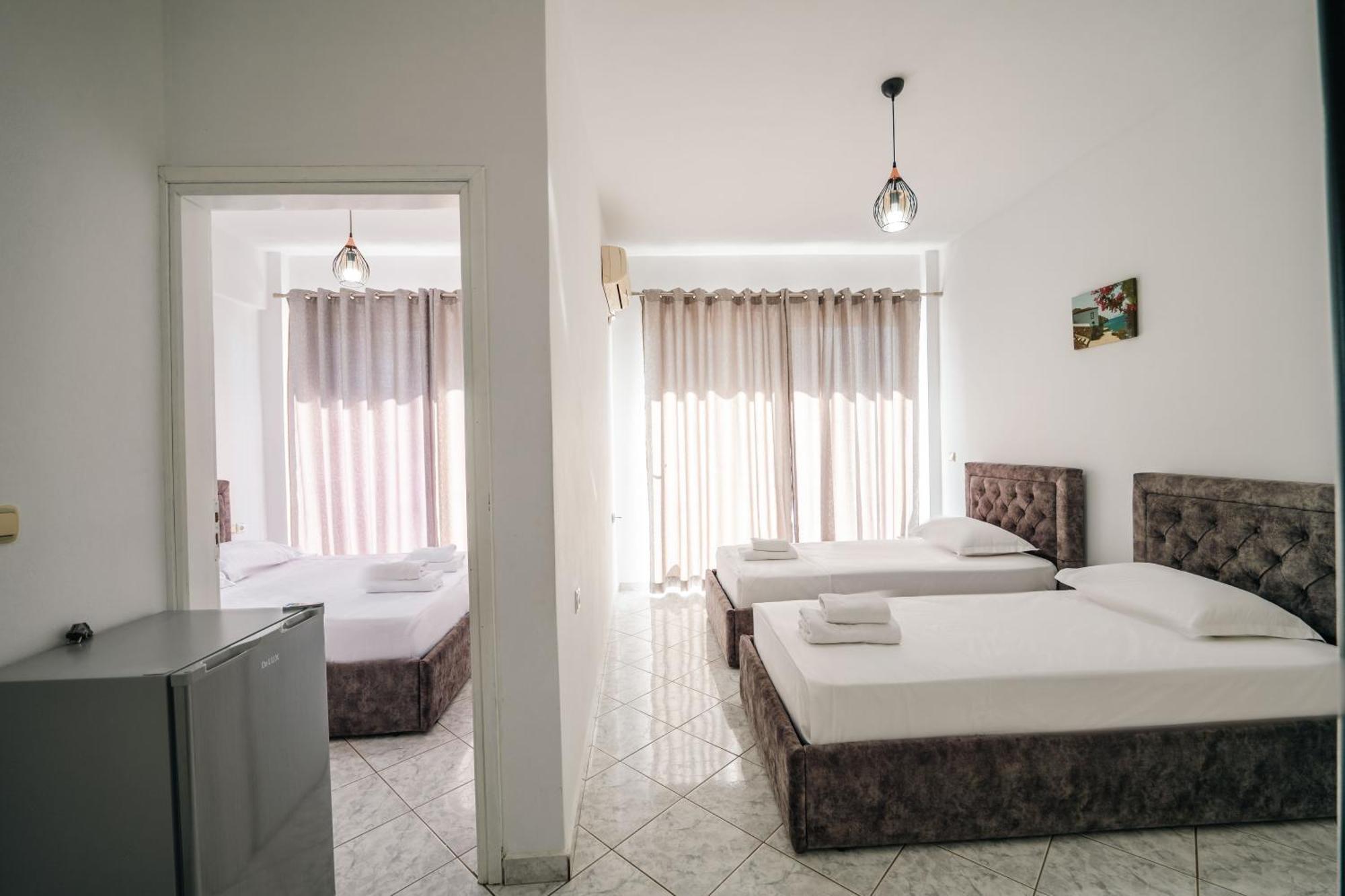Alnes Hotel Sarandë Esterno foto