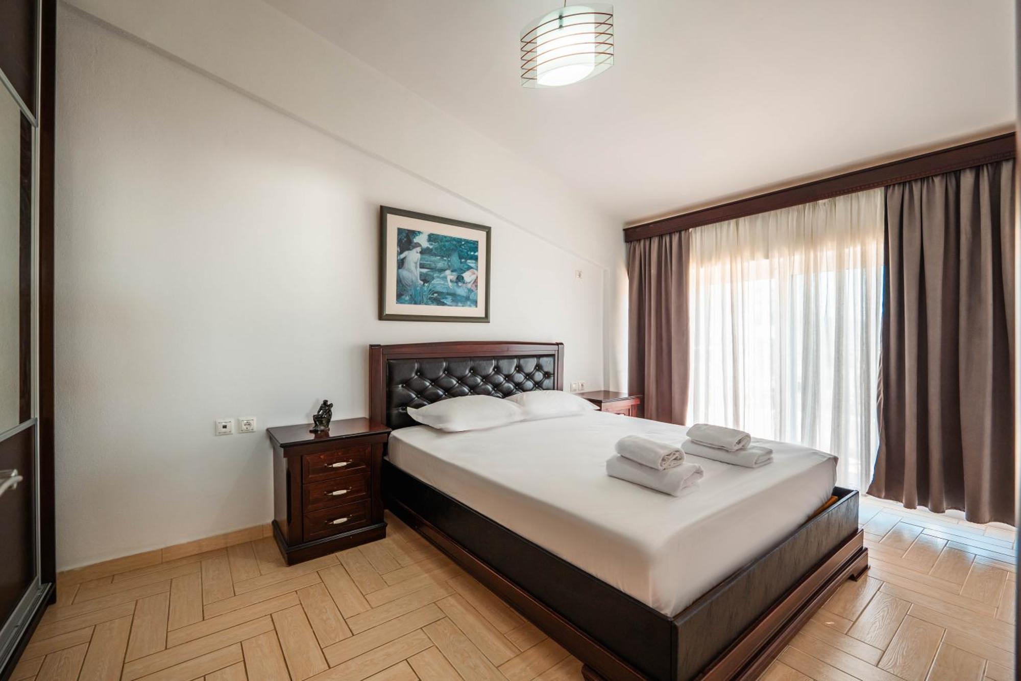 Alnes Hotel Sarandë Esterno foto