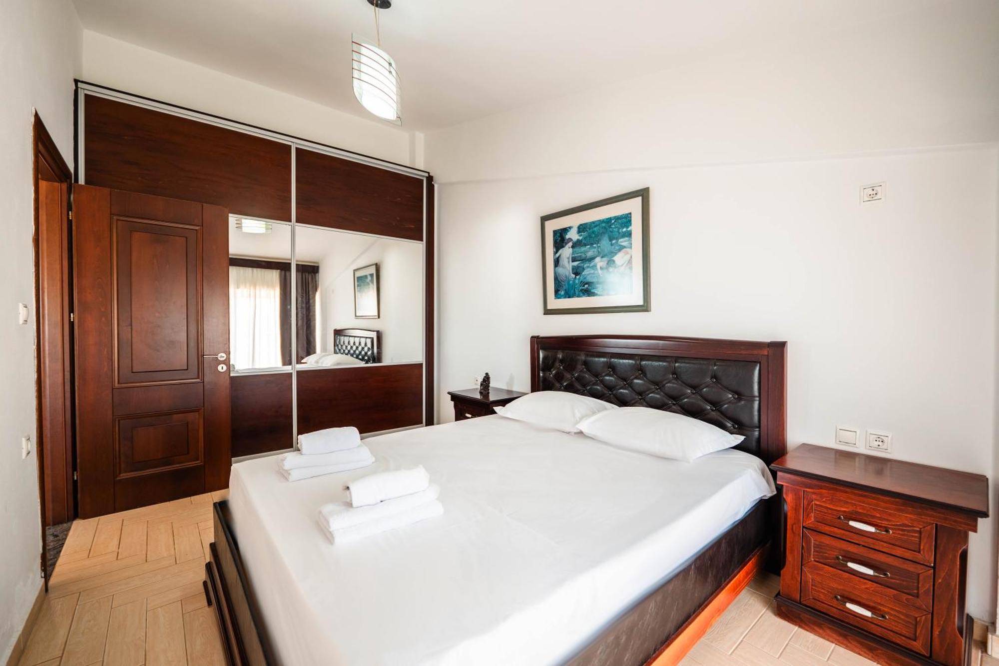 Alnes Hotel Sarandë Esterno foto