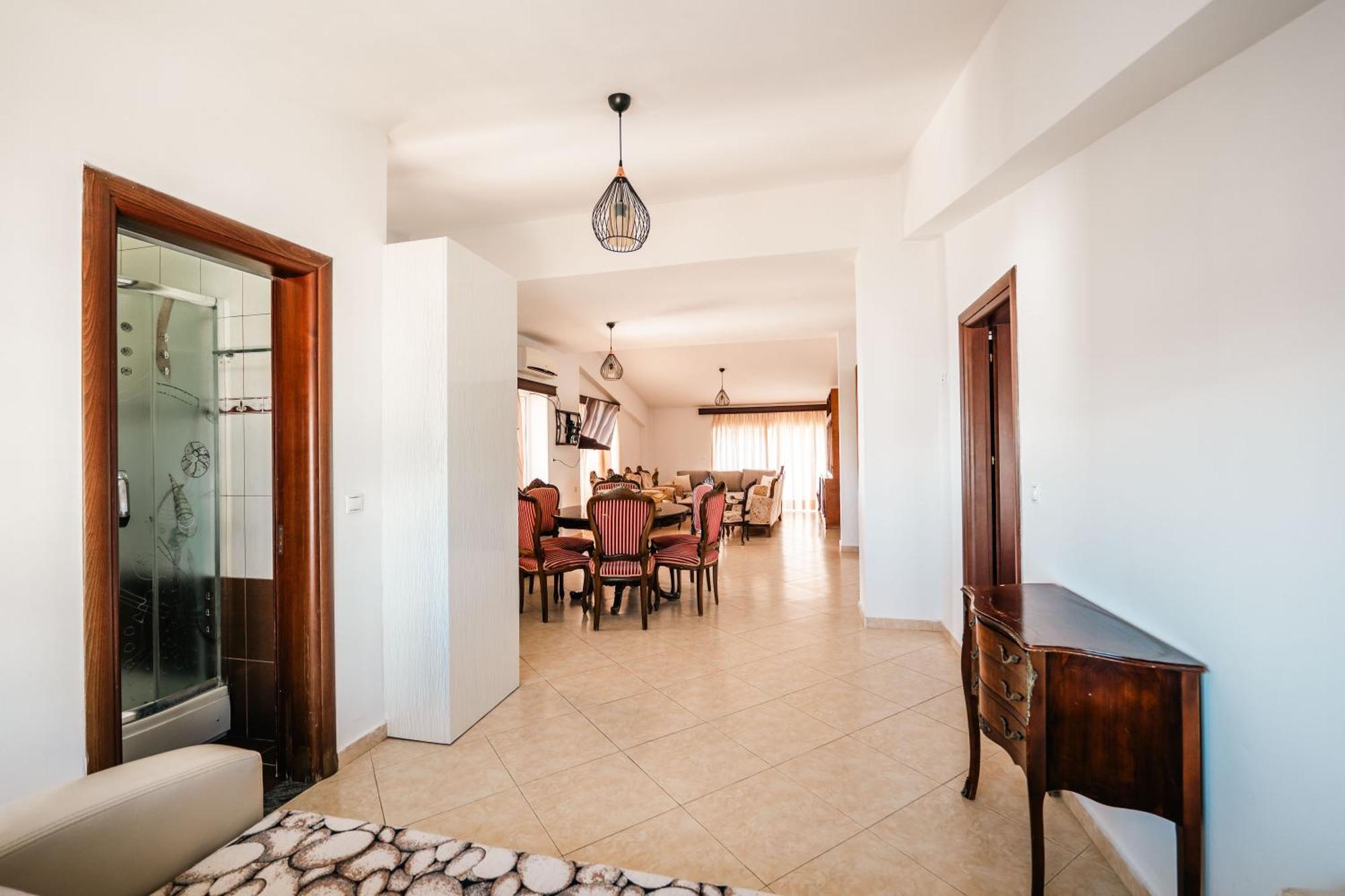Alnes Hotel Sarandë Esterno foto