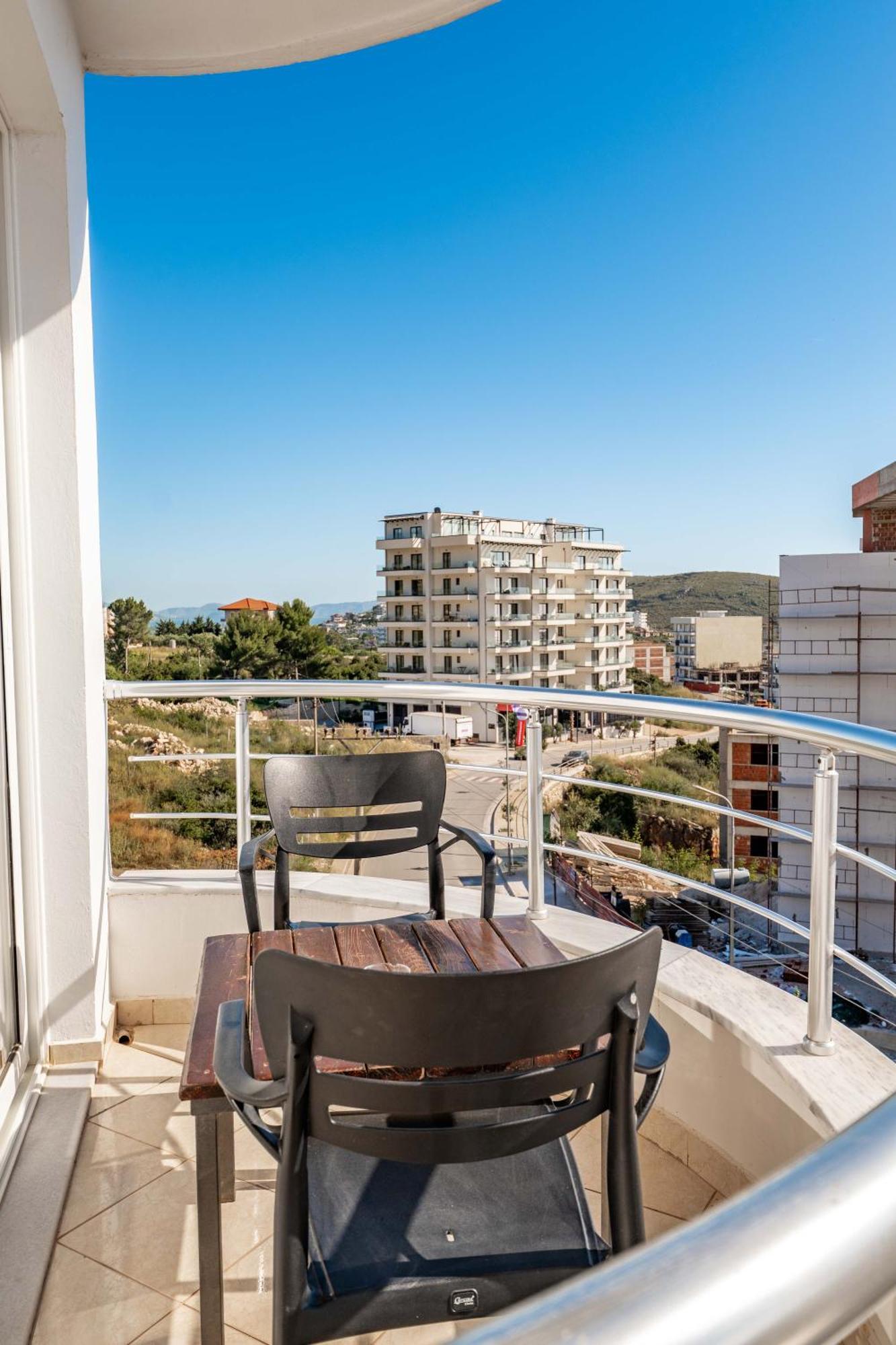 Alnes Hotel Sarandë Esterno foto