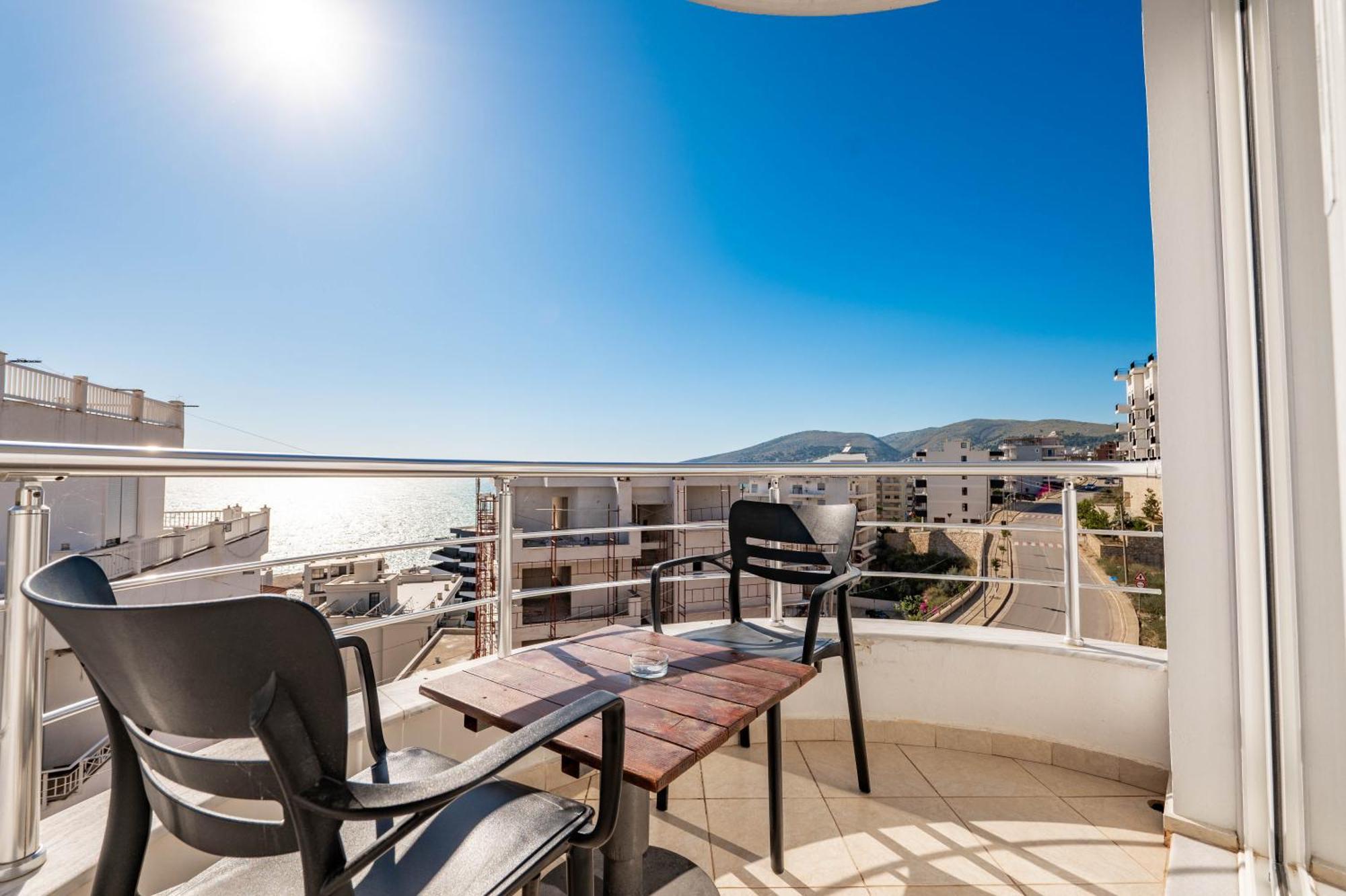 Alnes Hotel Sarandë Esterno foto