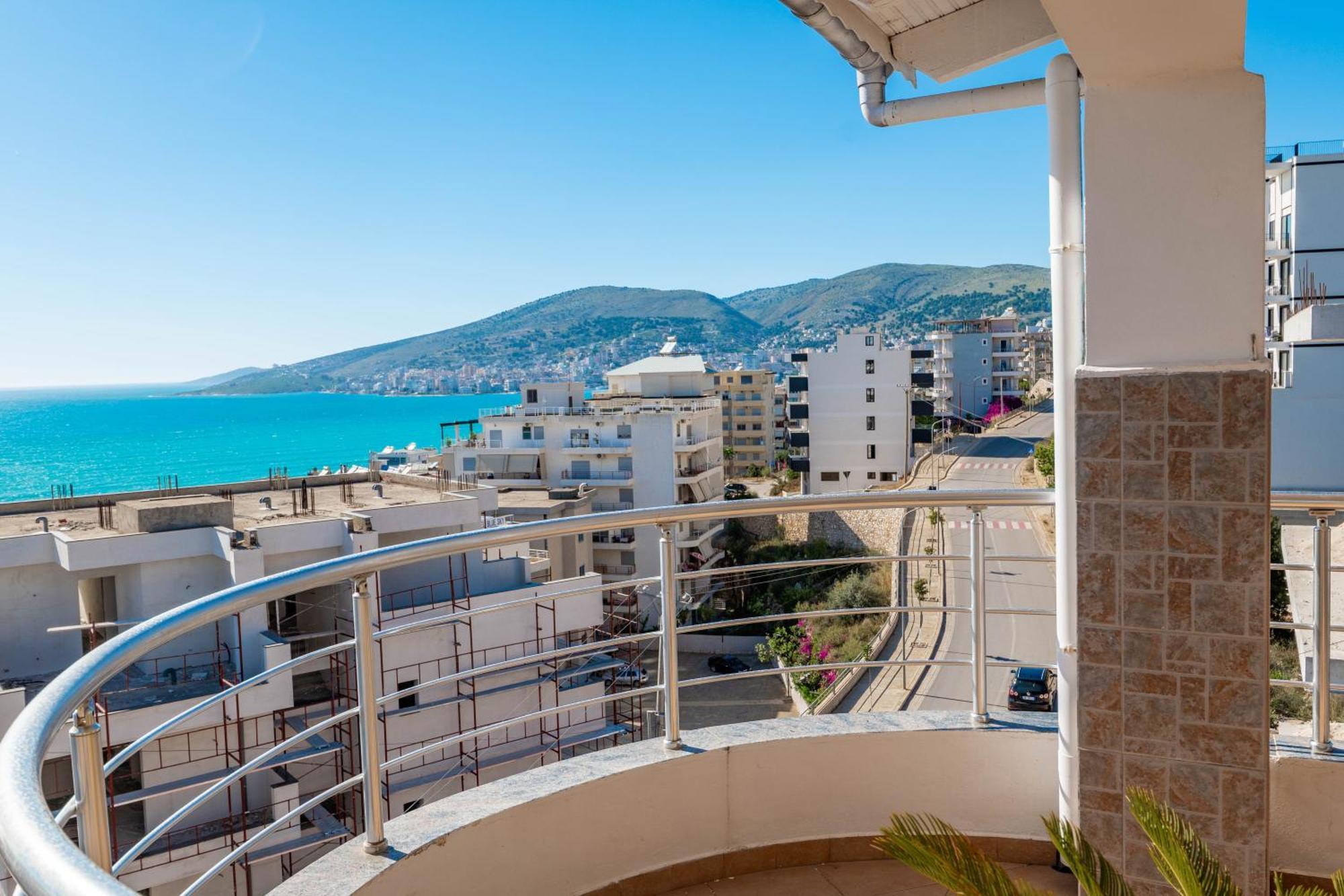 Alnes Hotel Sarandë Esterno foto