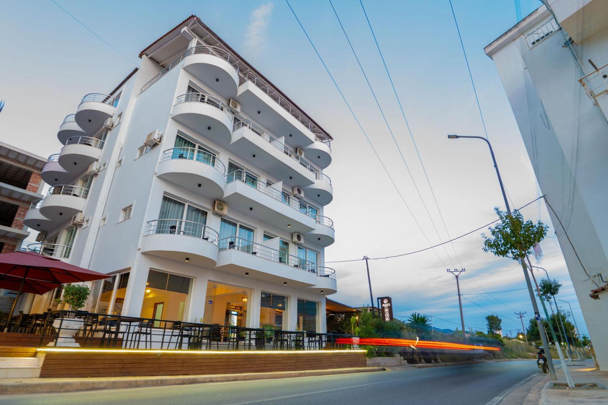 Alnes Hotel Sarandë Esterno foto