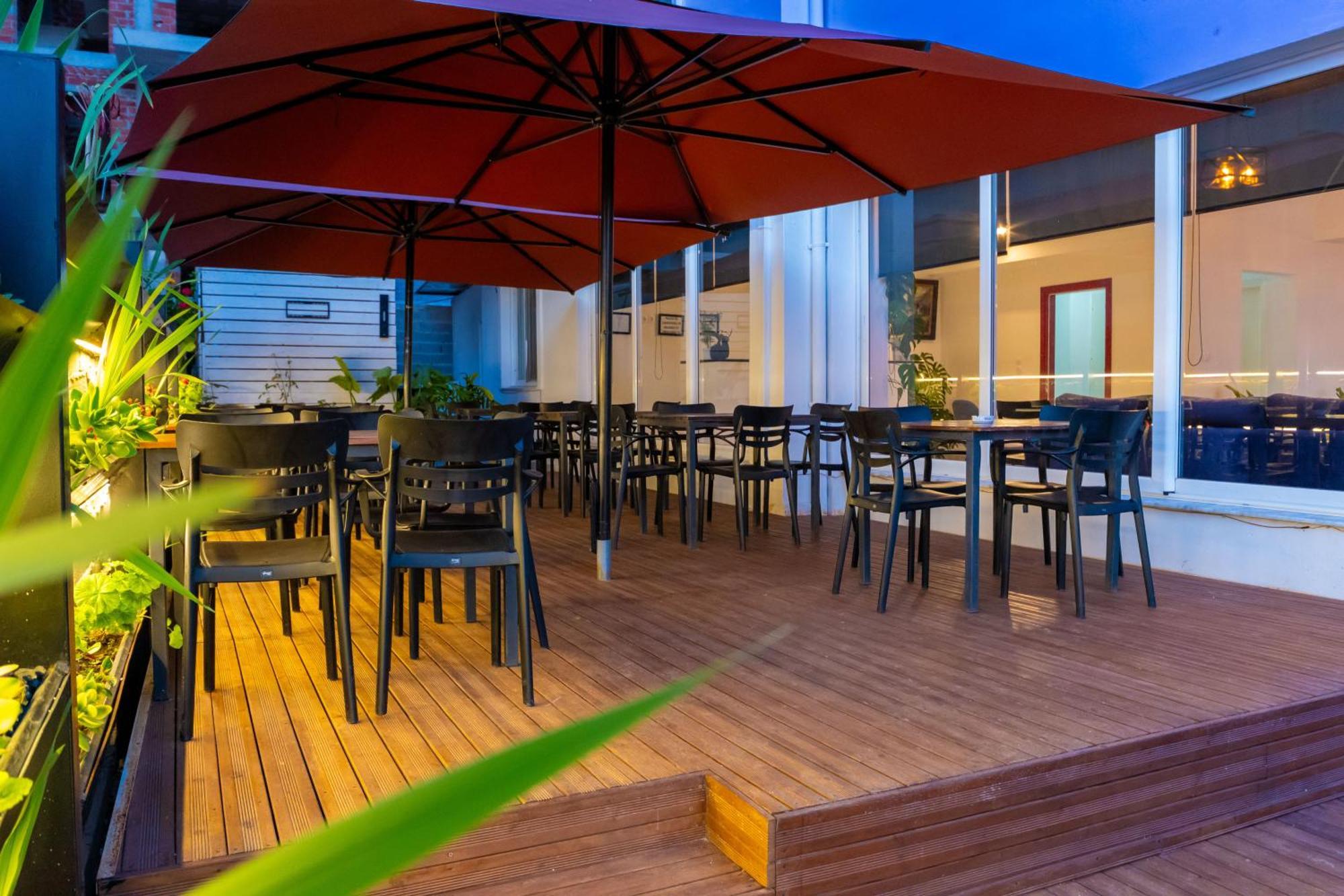 Alnes Hotel Sarandë Esterno foto